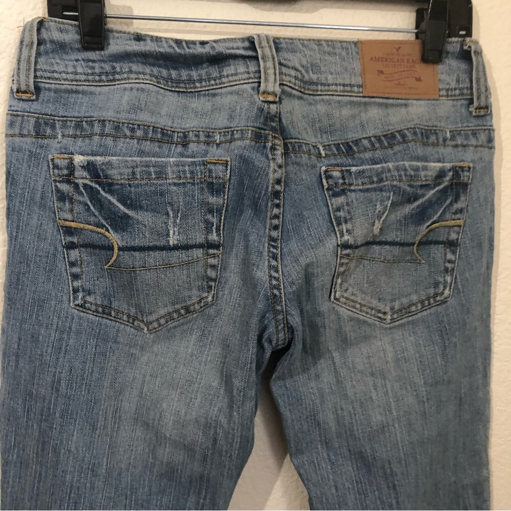 AMERICAN EAGLE Womens 6 Short Jeans Light Wash Low Rise Flare - Picture 9 of 14